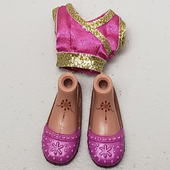 Bratz Yasmin Genie Magic Shoes & Shirt - Picture 1 of 5
